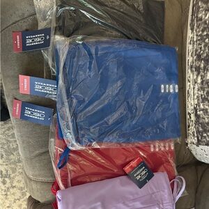 Women’s Medium Tall Cherokee workwear scrubs
New. Black,Red,Blue,and lilac